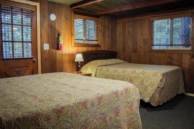 Classic, Cabin, 3 Queen Beds, Private Bathroom, Arizona Mountain Inn and Cabins 1/3
