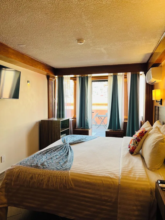Senior, Studio, Suite, City View، Suites del Jardin Principal 2/8
