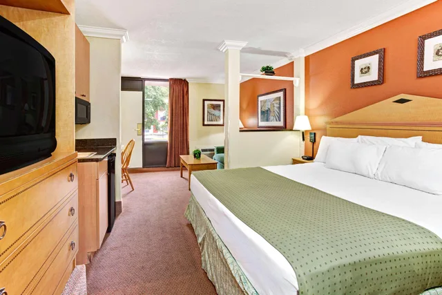 غرفة بسرير كينج، Days Inn By Wyndham Kissimmee West 1/1