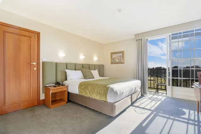 Executive, King Bed, Golf Course View، Country Club Tasmania 3/9