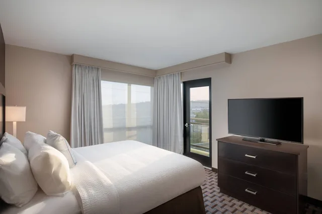 جناح بشرفة بغرفة نوم واحدة لذوي الإعاقة، Residence Inn Seattle South Renton 1/3