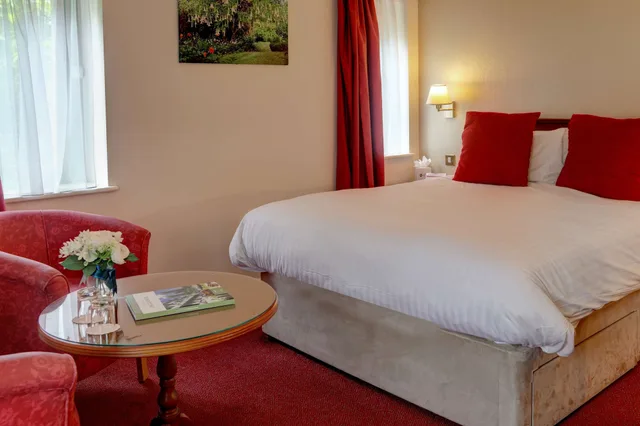 غرفة قياسية بسرير كينج، Best Western Plus Bentley Hotel & Spa 2/5