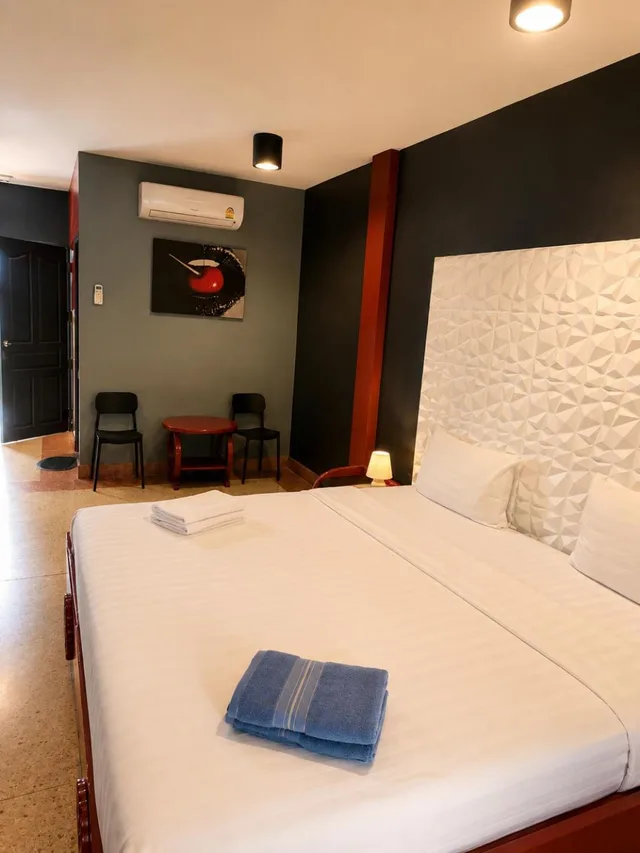 غرفة بسرير مزدوج بحمام خاص، Momento Resort 1/6