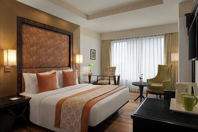 غرفة بسرير كوين بإطلالة، The Fern An Ecotel Hotel Jaipur 1/2