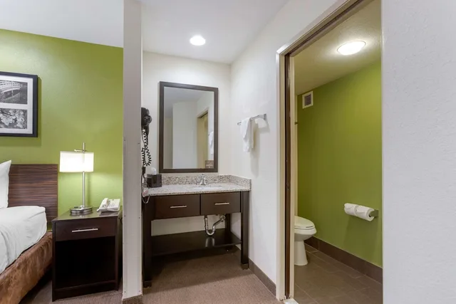 غرفة قياسية بسرير كينج، Sleep Inn Ontario 6/6