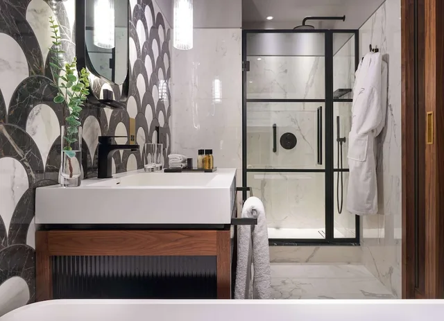 غرفة بريميوم ديلوكس بسرير مزدوج، Fitzwilliam Hotel 2/2