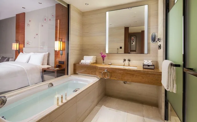 غرفة تنفيذية بسرير كينج مع دخول صالة النادي، Doubletree By Hilton Hotel Guangzhou - Science City 5/5