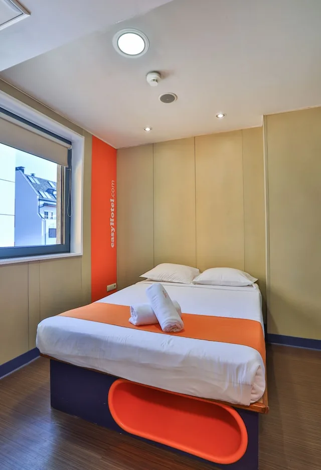 غرفة قياسية بسرير مزدوج، easyHotel Sofia 2/5