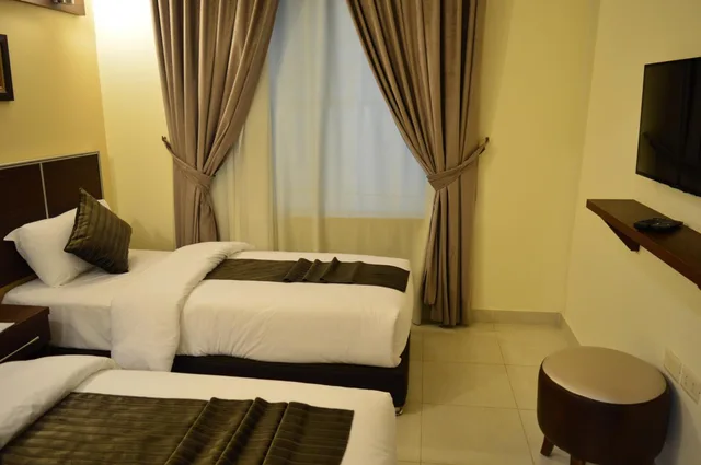 جناح بغرفتي نوم، Ream Hotel 5/9