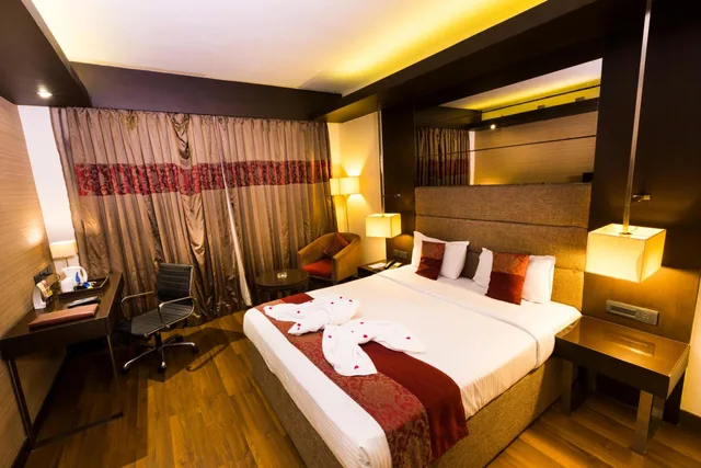غرفة تنفيذية، Grand Residence 1/2