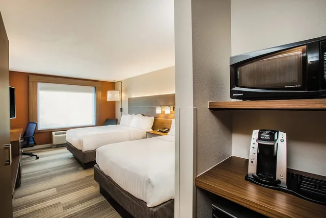 غرفة قياسية بسريرين كوين، Holiday Inn Express Hotel & Suites Bellevue-Omaha Area 5/5