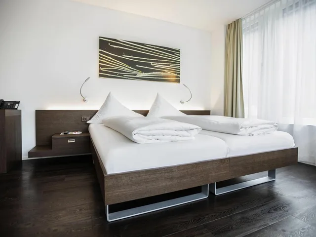 غرفة قياسية بسريرين منفصلين بإطلالة على الجبل، Mercure Chur City West 1/9
