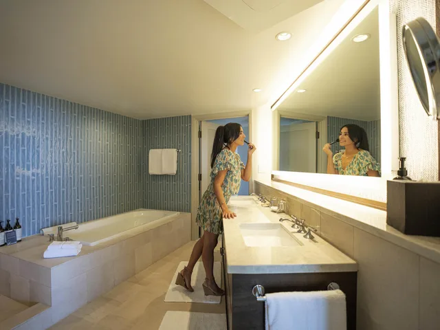 Lanai, Ocean, Deluxe, Suite, King Bed, Sunset View, Ocean View, Sofa، Fairmont Kea Lani Maui 3/4