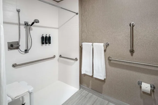 1 Bedroom, Suite, 2 Double Beds, Sofa, Accessible, DoubleTree Suites by Hilton Hotel Mt. Laurel 3/3