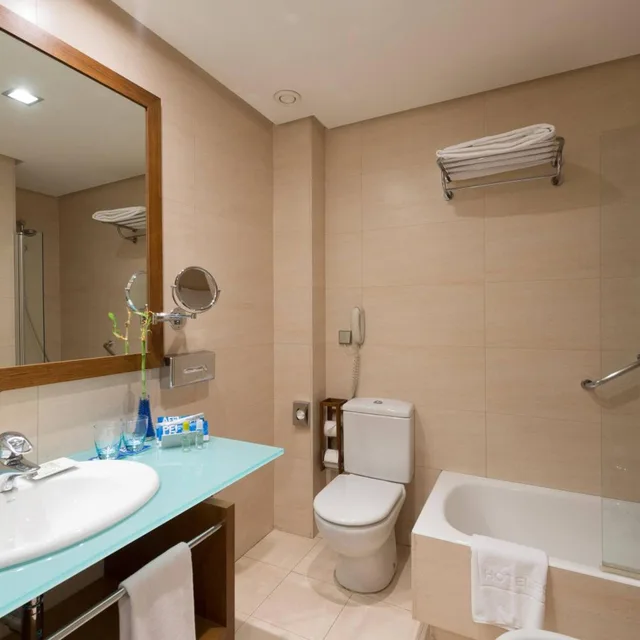 غرفة قياسية بسرير كينج، Hotel Murcia Rincon de Pepe Affiliated by Melia (ex Tryp Murcia) 9/10