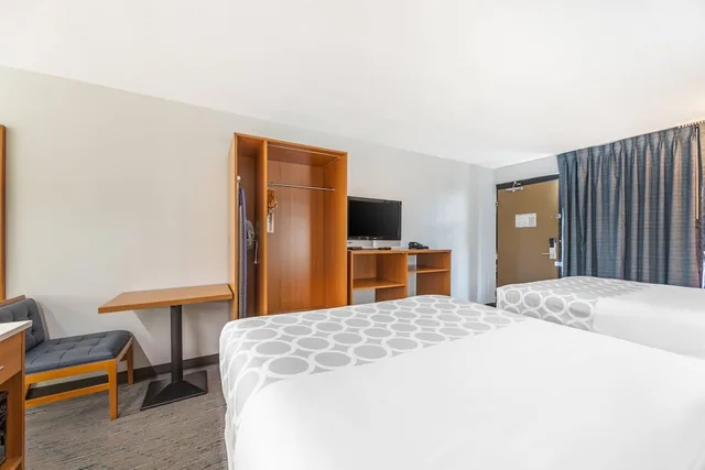غرفة بسريرين كوين، Suburban Studios Branson On The Strip 7/9