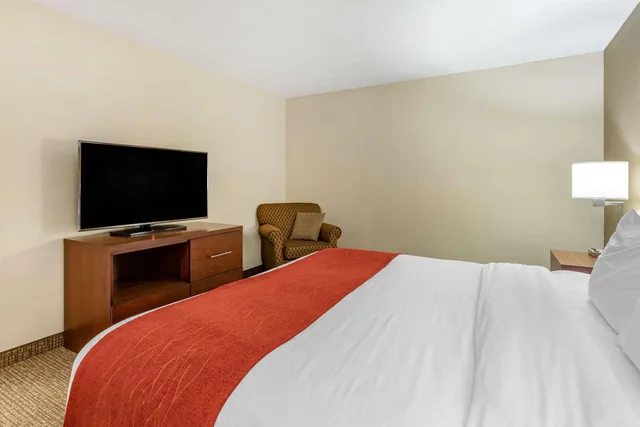 Efficiency, Suite, King Bed، Comfort Inn & Suites Clemson - University Area 6/10
