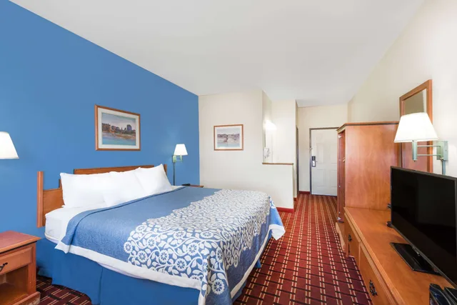 غرفة قياسية بسرير كينج للمدخنين، Days Inn & Suites By Wyndham Lordsburg 1/3