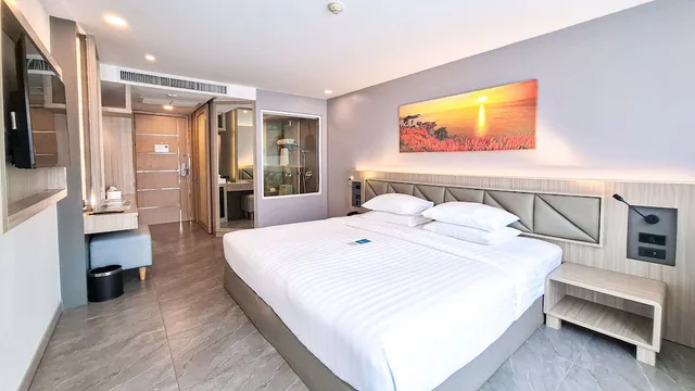 غرفة بريميوم سوبيريور بسرير كينج، Clarian Hotel Beach Patong 7/10