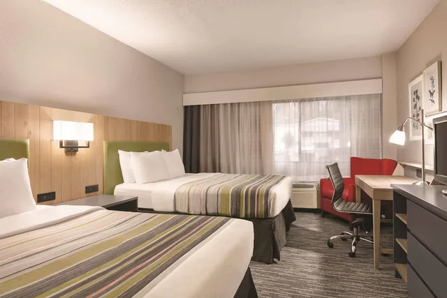 غرفة بسريرين كوين، Country Inn & Suites by Radisson, Williamsburg East (Busch Gardens), VA 1/10
