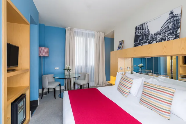 غرفة تنفيذية بسرير كوين بشرفة، Room Mate Alicia 2/5
