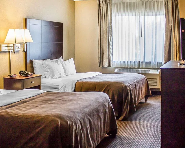 غرفة بسريرين كوين، Quality Inn and Suites Sturgeon Bay WI 1/2