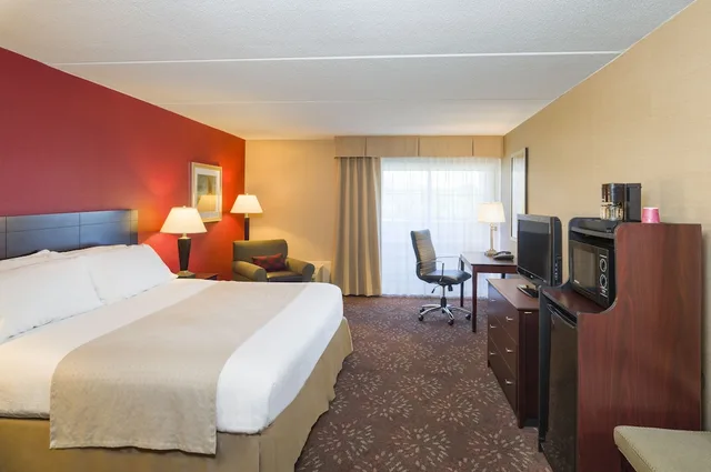 غرفة قياسية بسرير كينج لذوي الإعاقة، Holiday Inn Norwich 1/6