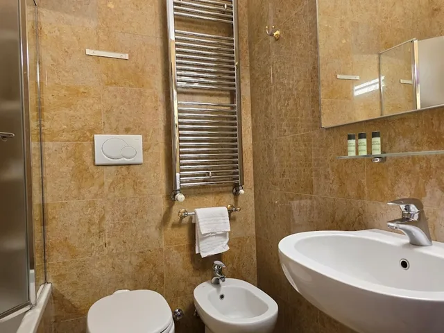 غرفة مفردة، Sant Ambroeus Hotel 10/24