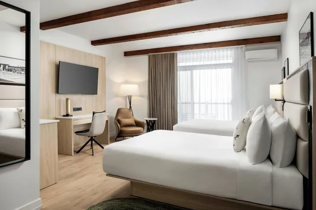Room, 2 Queen Beds, Mountain View, Balcony, Hotel Mont Gabriel 1/2