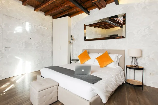 City, Apartment, Queen Bed، Heart Milan Apartments Duomo Colonne 1/7