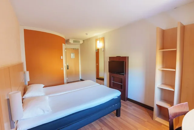 غرفة قياسية بسرير مزدوج وسرير فردي، Ibis Laon 2/10