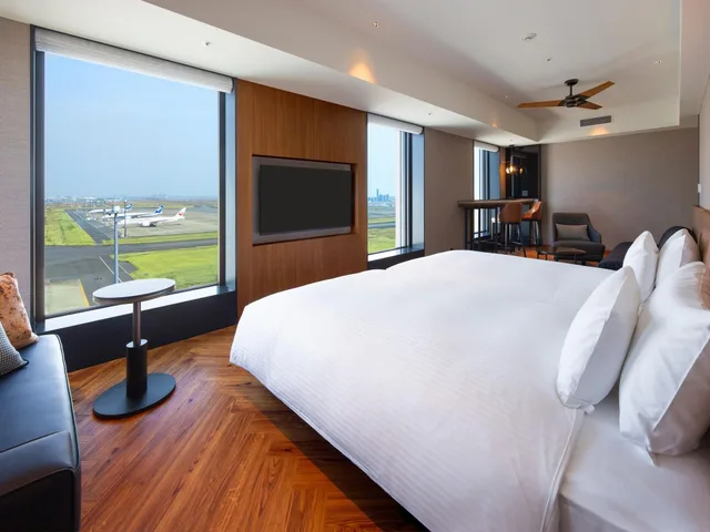 Junior Suite, Single, Multiple Beds, Airport View، Hotel Metropolitan Tokyo Haneda 1/4