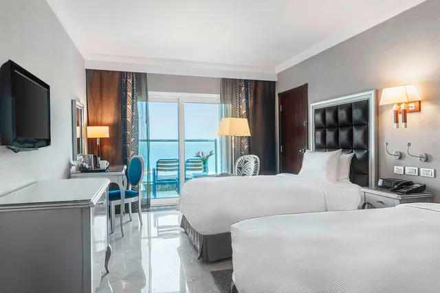 Executive, Twin Beds, Full Sea View، Hilton Alexandria Corniche 3/6