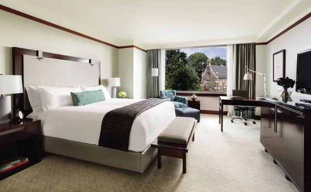 غرفة بريميير بسرير كينج، The Ritz-Carlton Georgetown, Washington, D.C. 2/3