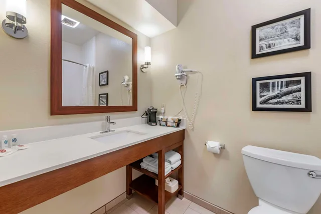 جناح بسريرين كوين، Comfort Inn Crawfordsville 4/4