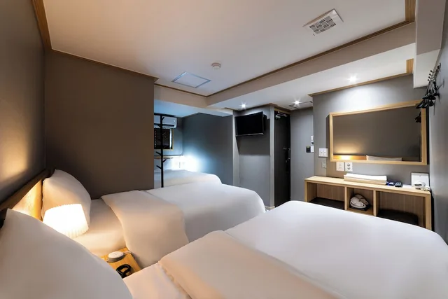 غرفة عائلية ثلاثية بسرير مزدوج وسريرين منفصلين، Hotel Stay Inn Seoul Station 4/6