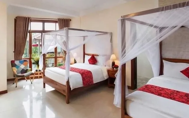 غرفة ديلوكس ثلاثية بإطلالة على المسبح، Phong Nha Lake House 1/4