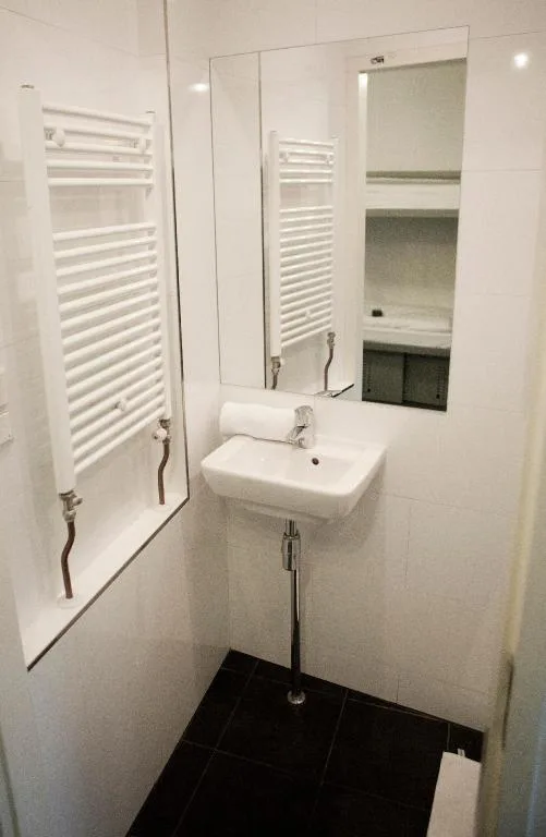 Female Dorm, Female Only, 8 Beds, Private Bathroom، St Christophers Inn At The Winston 6/6