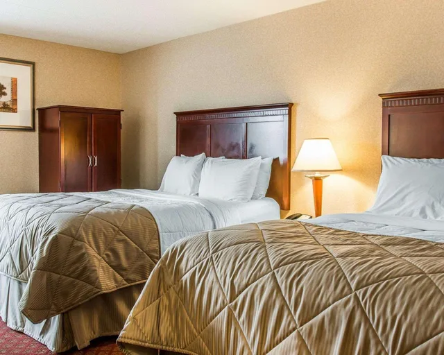 غرفة بسريرين كوين، Clarion Inn and Suites Grand Rapids Airport 2/7