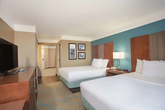 غرفة ديلوكس بسريرين كوين، La Quinta Inn & Suites by Wyndham Elizabethtown 1/1