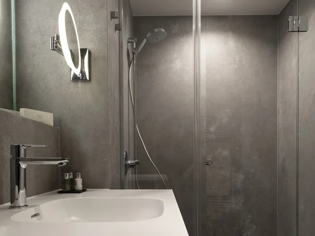 غرفة مريحة بسرير كوين، KPM Hotel and Residences 3/5