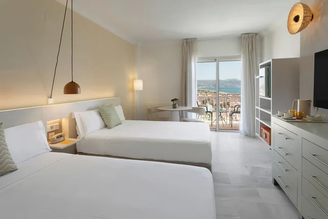 Xtra, Superior, 2 Queen Beds, Sea Front, Sea View، Sol Guadalmar Malaga 3/10