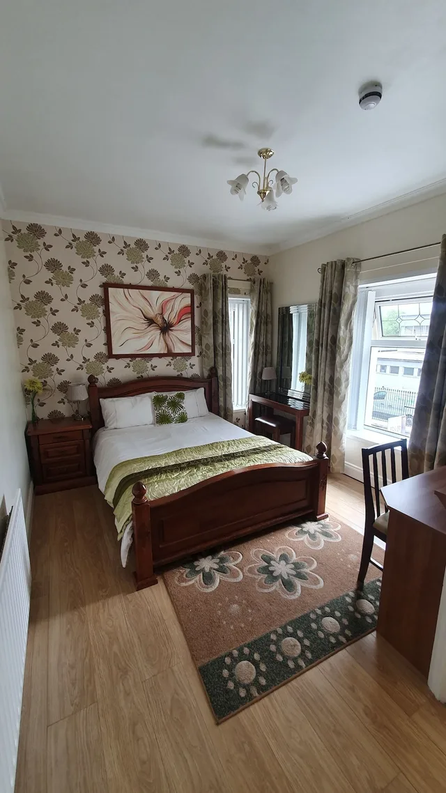 Standard, King Bed, Rose Park Annex 3/10