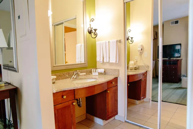 جناح، Homewood Suites by Hilton College Station 2/2