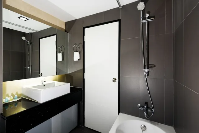 Superior, Double Bed, The Loft Seaside Sriracha Hotel 8/9