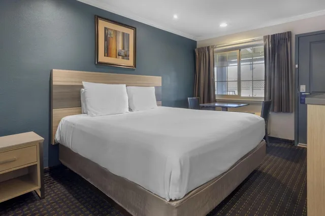 Suite, 2 Queen Beds, SureStay Hotel by Best Western San Rafael 3/10