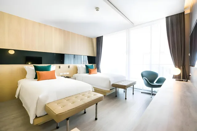 Deluxe, Double Bed, Balcony, Hotel Vista Pattaya 2/2