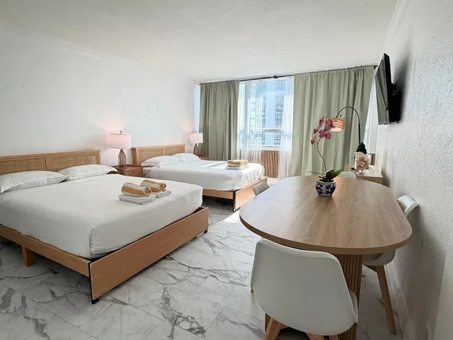 City, Quadruple, Double Bed, Sofa، Girasole Apartments 7/10