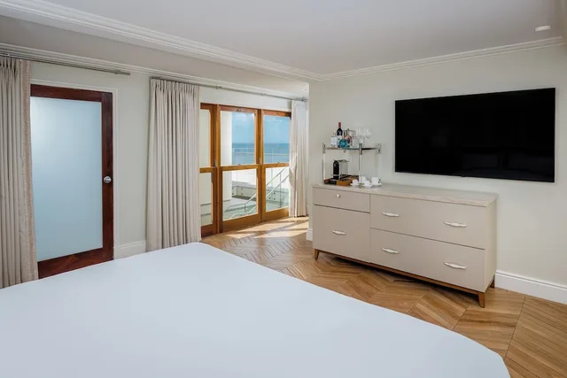 جناح جونيور بسرير كينج بإطلالة على البحر، Surf and Sand Hotel 2/6
