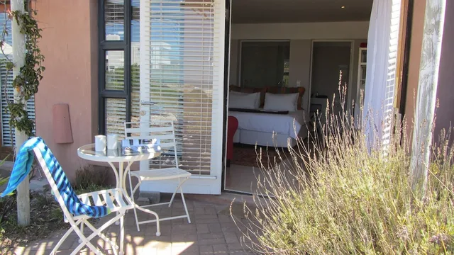 Absolute Beach, Vredenburg 4/40